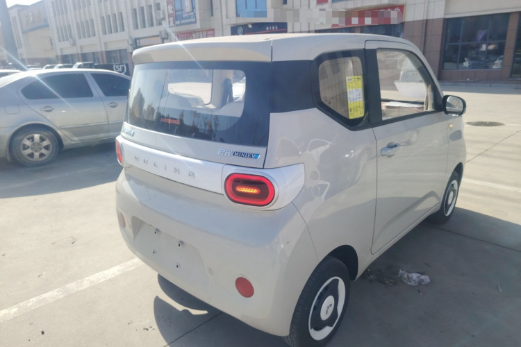 五菱汽车 宏光MINIEV 2024款 第三代 215km 青春版车身外观7