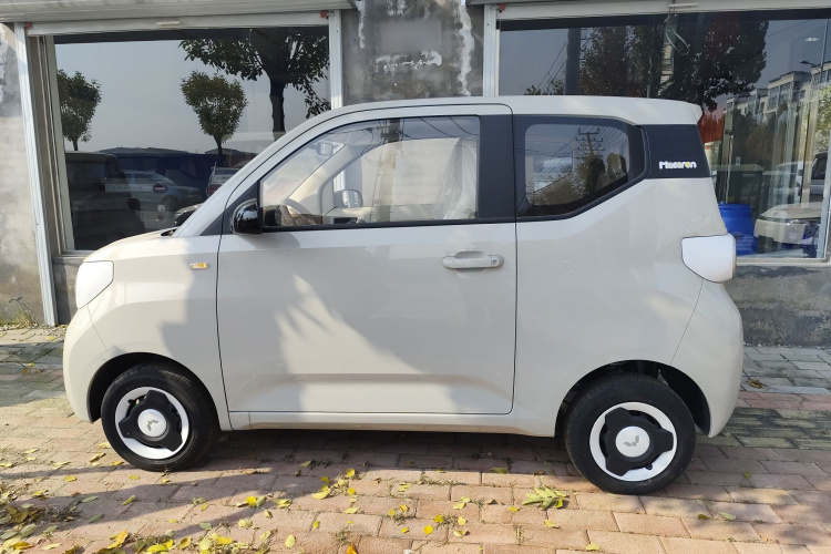 五菱汽车 宏光MINIEV 2024款 第三代 215km 青春版车身外观4