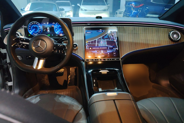 奔驰EQE 2022款 350 先锋版中控内饰7002