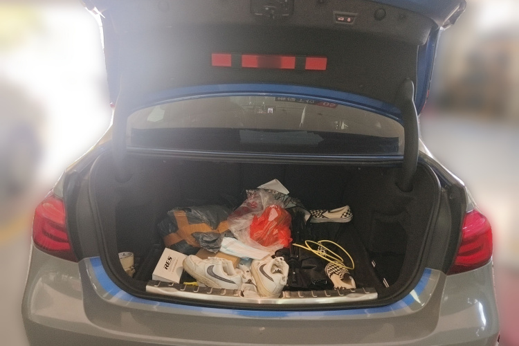 宝马3系 2019款 320i M运动曜夜版中控内饰23