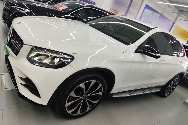 奔驰GLC轿跑 2019款 改款 GLC 260 4MATIC 轿跑SUV车身外观6003
