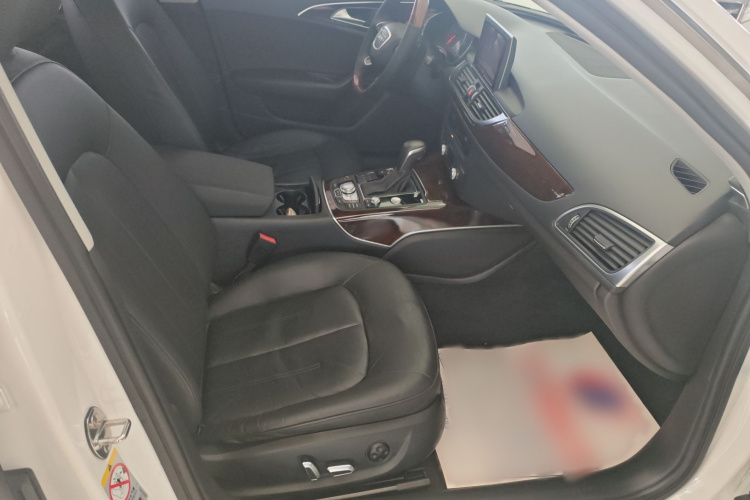 奥迪A6L 2017款 30 FSI 舒适型中控内饰7001