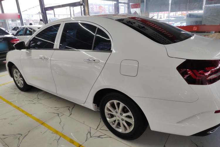 吉利汽车 帝豪 2021款 UP 1.5L 手动舒适型车身外观4