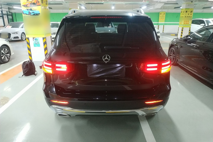 奔驰GLB 2024款 GLB 200 动感型车身外观6004