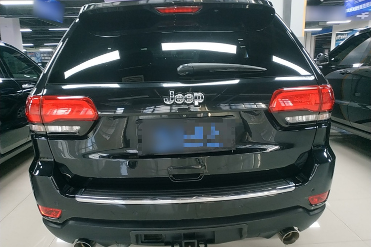 Jeep 大切诺基(进口) 2015款 3.0L 舒享导航版车身外观6