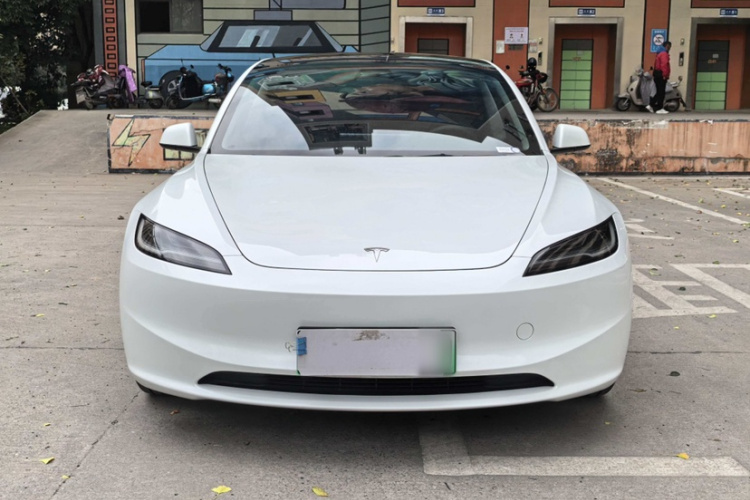 特斯拉 Model 3 2023款 后轮驱动版车身外观6006