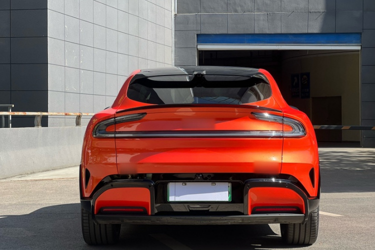 小米汽车 小米YU7 2025款 超长续航高性能四驱Max版车身外观6006