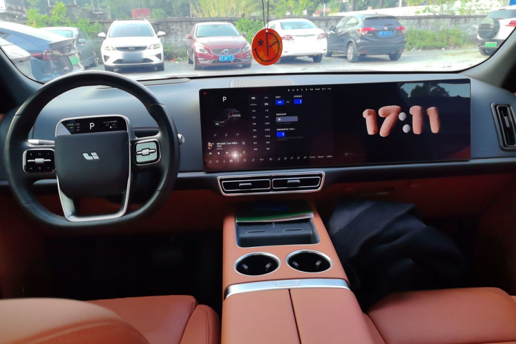 理想汽车 理想L8 2024款 Max中控内饰7002