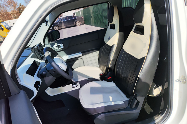 吉利银河 2024款 200km 熊猫骑士中控内饰19