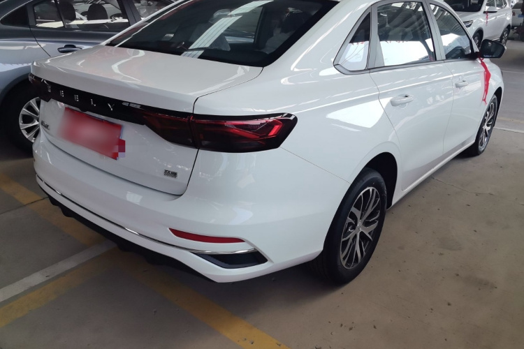 吉利汽车 帝豪 2025款 第4代 1.5L CVT星耀版车身外观6005