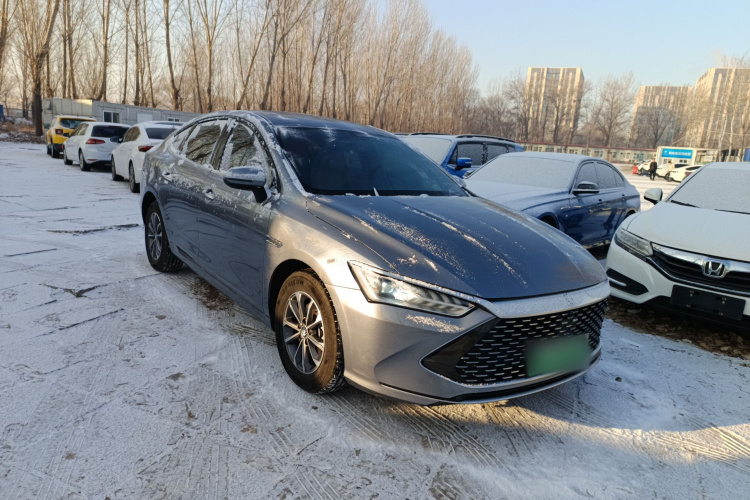 比亚迪 秦PLUS 2024款 荣耀版 DM-i 55KM领先型车身外观3