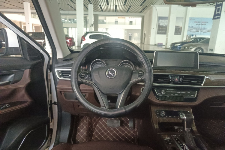 汉腾汽车 汉腾X5 2018款 1.5T CVT豪华版中控内饰13
