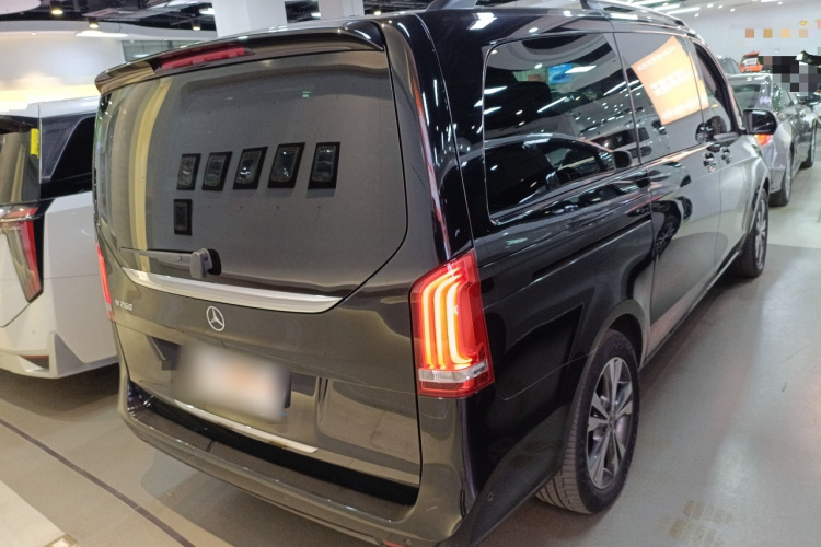 奔驰V级 2018款 V 260 领航版 国V车身外观6004