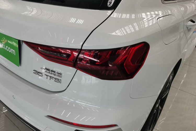 奥迪A3 2023款 改款 Sportback 35 TFSI 时尚运动型车身外观9