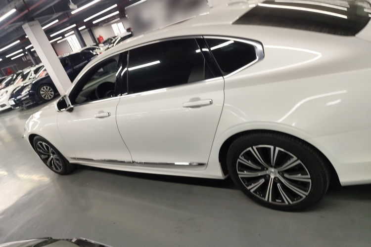 沃尔沃S90 2021款 B5 智远豪华版车身外观4