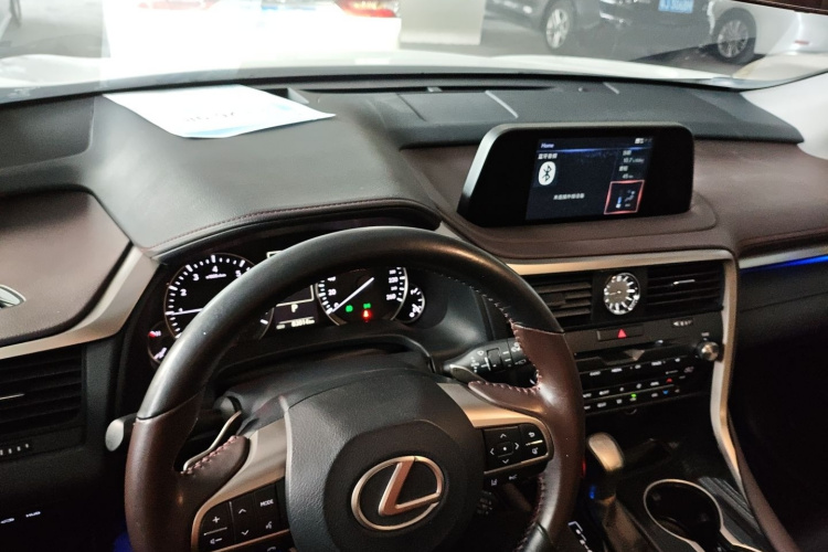 雷克萨斯RX 2020款 改款 300 两驱舒适版中控内饰12