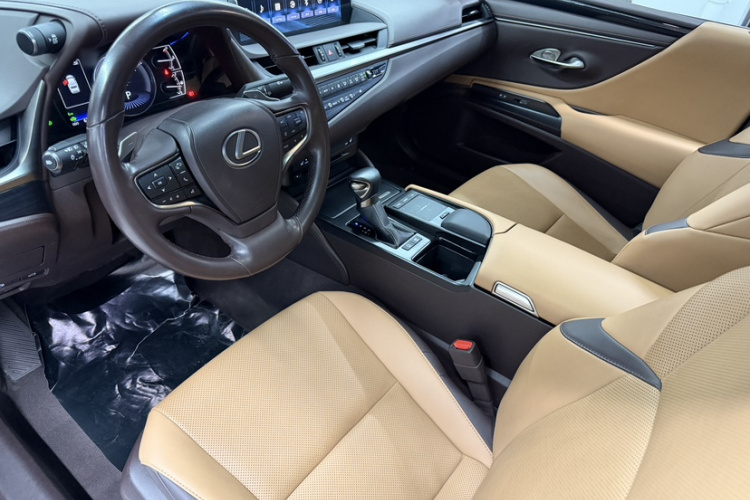 雷克萨斯ES 2020款 300h 卓越版中控内饰7002