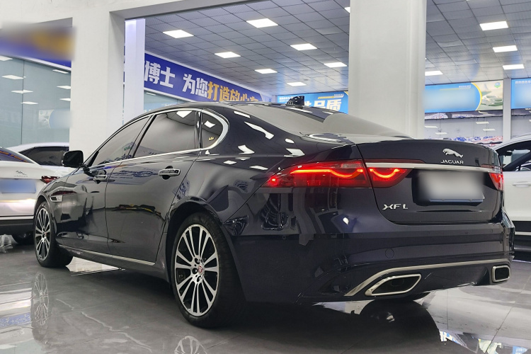 捷豹XFL 2021款 XFL 2.0T P250 两驱尊享豪华版车身外观6006