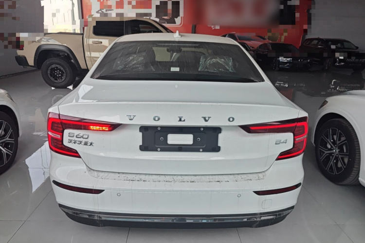 沃尔沃S60 2026款 B4 智逸豪华版车身外观6