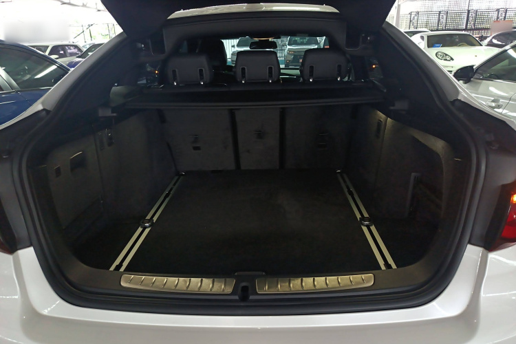 宝马3系GT 2019款 320i M运动套装局部细节23