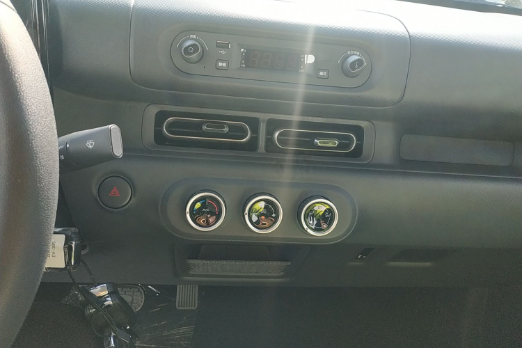 五菱汽车 五菱之光新能源 2025款 305km 进取型局部细节16