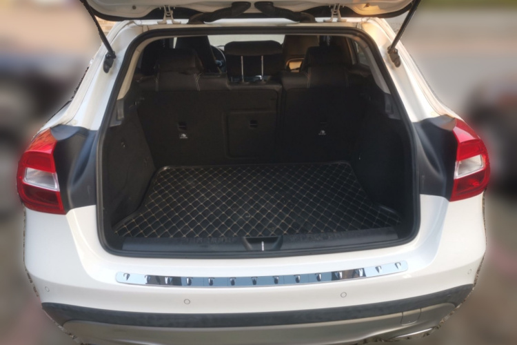 奔驰GLA 2016款 GLA 200 动感型中控内饰23