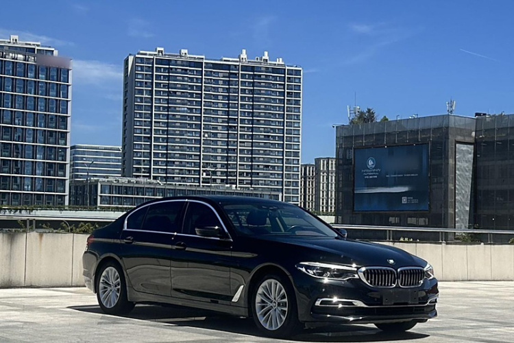 宝马5系新能源 2020款 里程升级版 530Le 豪华套装车身外观6003