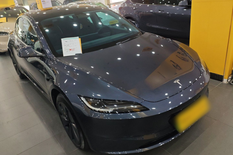 特斯拉 Model 3 2023款 后轮驱动版车身外观3