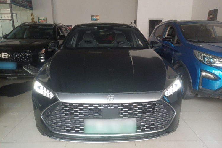 比亚迪 秦PLUS 2021款 DM-i 120KM 旗舰型车身外观2