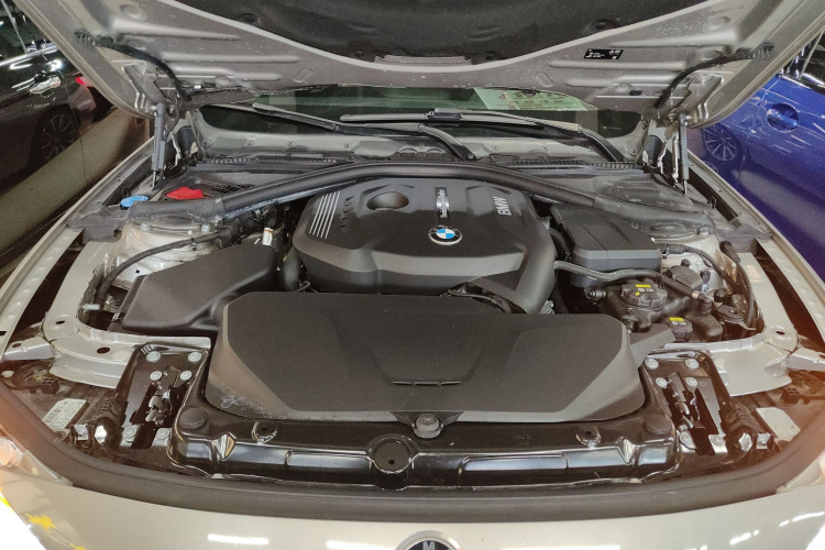 宝马3系 2019款 320Li 时尚型机舱底盘24