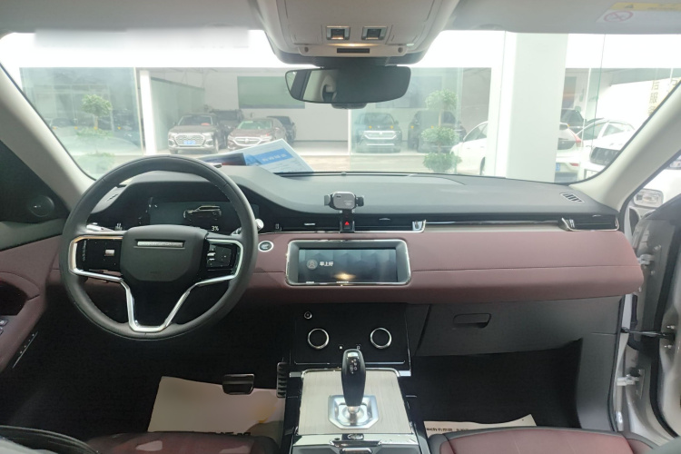 路虎 揽胜极光新能源 2022款 极光L P300e 插电式电动混合版中控内饰7002