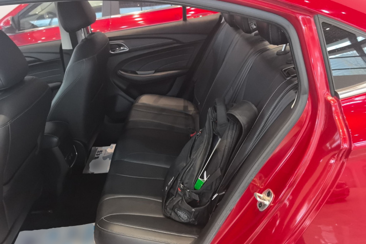 荣威i5 2020款 1.5L 手动4G互联领豪旗舰版中控内饰7004