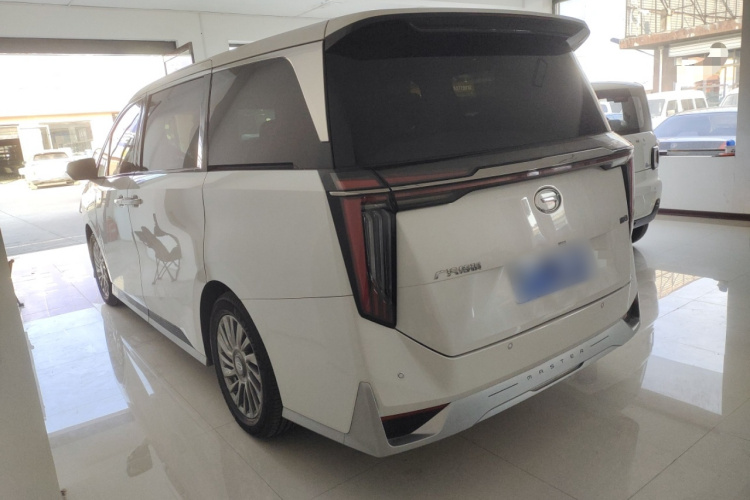 广汽传祺 传祺M8 2023款 宗师系列 400T 至尊版车身外观4