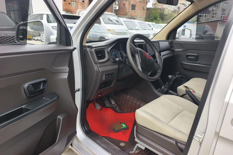 五菱汽车 五菱宏光V 2022款 1.5L劲享版电动助力LAR中控内饰20