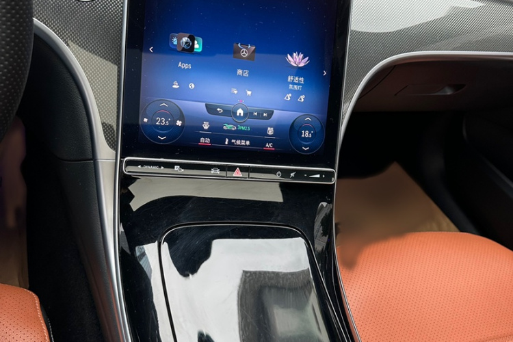 奔驰C级 2022款 改款 C 200 L 运动版中控内饰7007