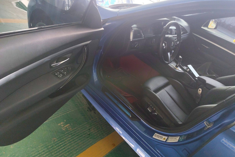 宝马3系GT 2020款 320i M运动套装中控内饰20