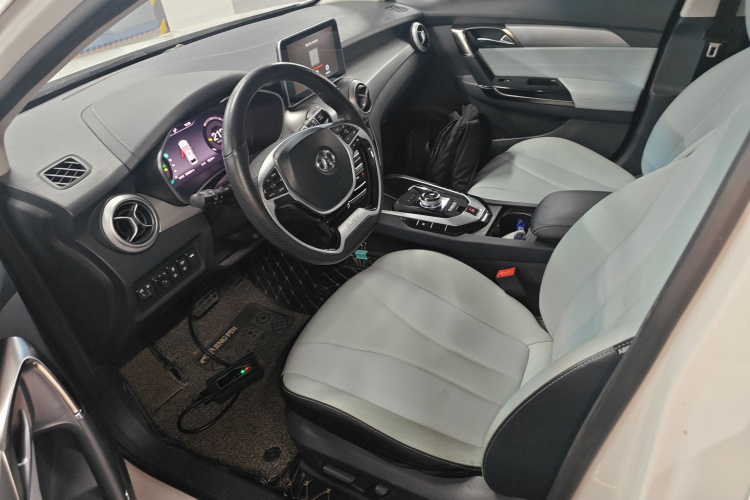 北京汽车 北京EU5 2018款 R550 智潮版中控内饰19