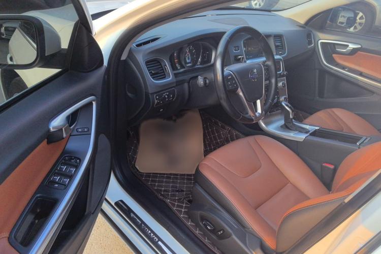 沃尔沃S60 2016款 S60L T4 智远版中控内饰7002