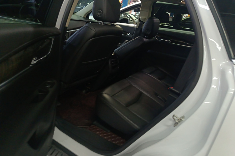 凯迪拉克XT5 2018款 28T 四驱豪华型中控内饰21