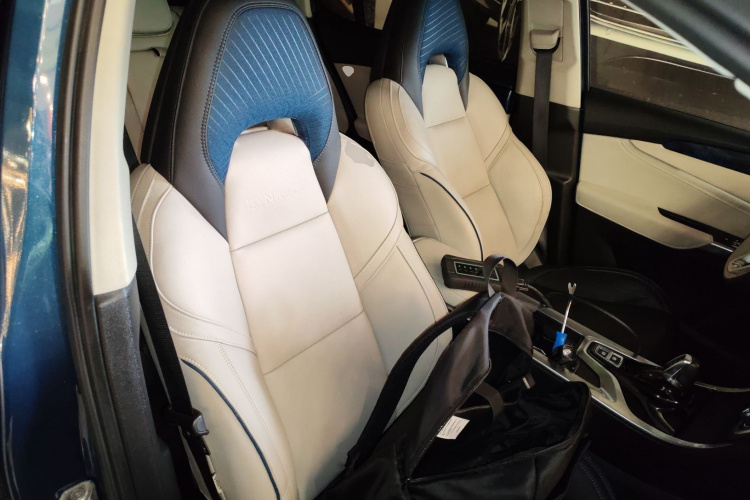 领克01 2017款 2.0T 两驱耀Pro版局部细节41