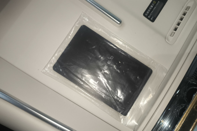 鸿蒙智行 智界S7 2024款 Pro 后驱长航版中控内饰7001