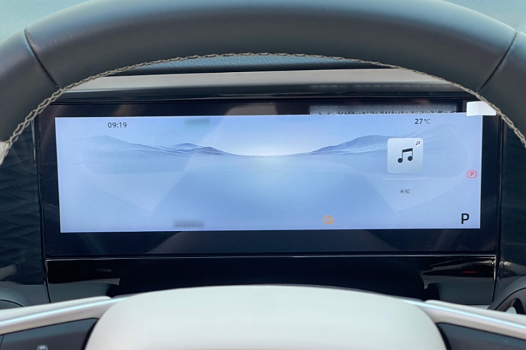 吉利银河 银河L7 2023款 1.5T 115km 星舰中控内饰7010