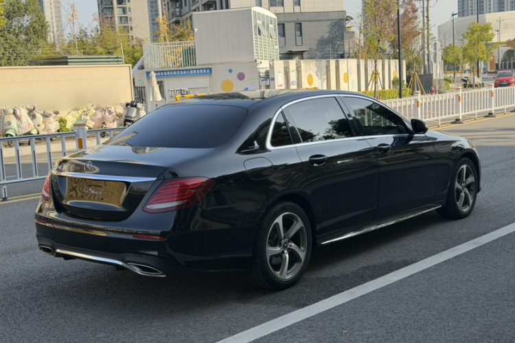 奔驰E级 2018款 改款 E 300 L 运动豪华型车身外观6007