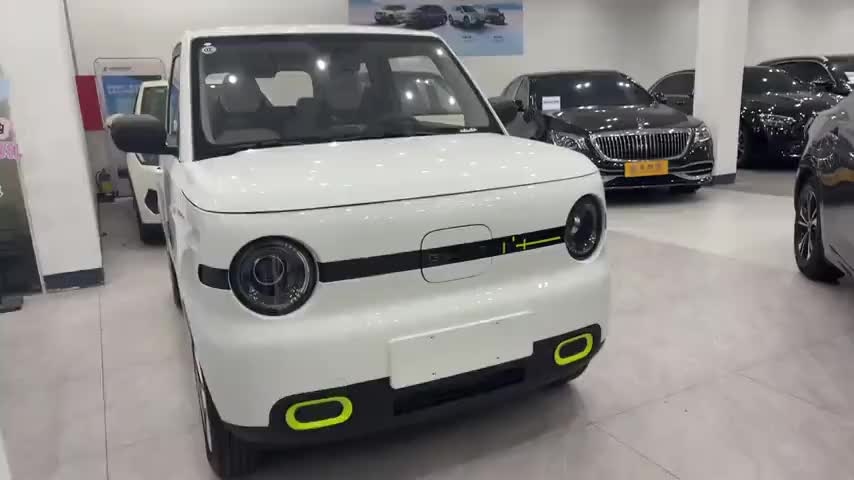 吉利银河 熊猫 2025款 210km 元气熊实拍1