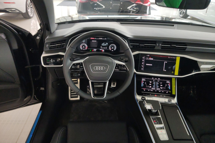 奥迪A6L 2025款 改款 45 TFSI quattro 臻选动感型中控内饰13