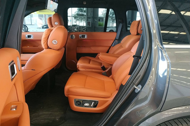 理想汽车 理想L9 2022款 Max中控内饰7004