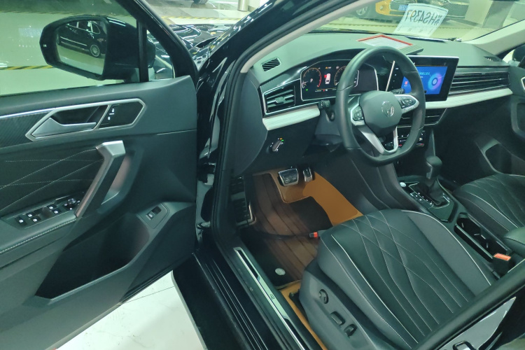 大众 途观L 2024款 330TSI 自动两驱R-Line越享版中控内饰7003