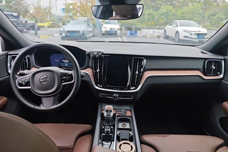 沃尔沃S60 2025款 B4 智远豪华版中控内饰12