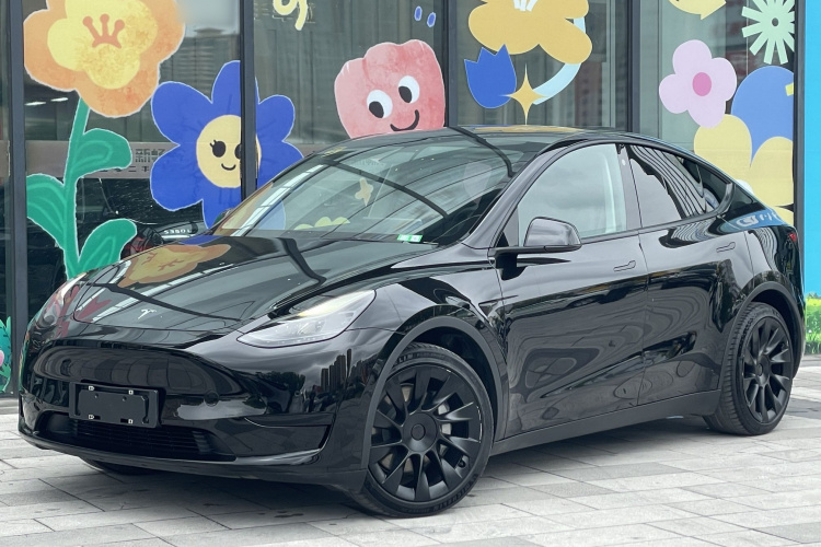 特斯拉 Model Y 2022款 后轮驱动版车身外观1