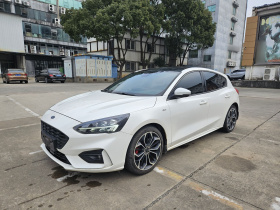 福特 福克斯 2019款 两厢 EcoBoost 180 自动ST Line
